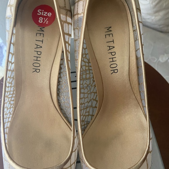 Gold Heels - Picture 4 of 6